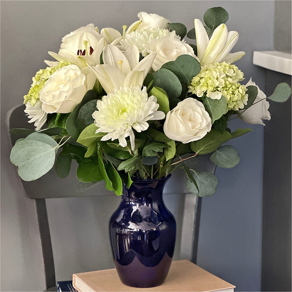 Snowy Dreams Bouquet –  City Florist, Prestonsburg KY